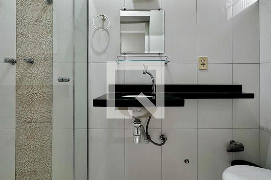 Banheiro de kitnet/studio para alugar com 0 quarto, 22m² em Campo Belo, São Paulo