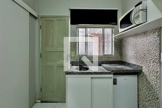Cozinha de kitnet/studio para alugar com 0 quarto, 22m² em Campo Belo, São Paulo