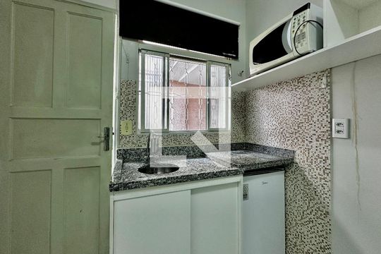 Cozinha de kitnet/studio para alugar com 0 quarto, 22m² em Campo Belo, São Paulo