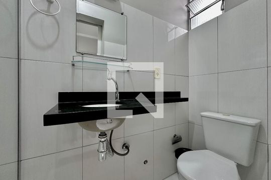 Banheiro de kitnet/studio para alugar com 0 quarto, 22m² em Campo Belo, São Paulo
