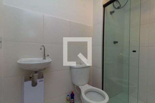 Banheiro de kitnet/studio para alugar com 1 quarto, 28m² em Tatuapé, São Paulo