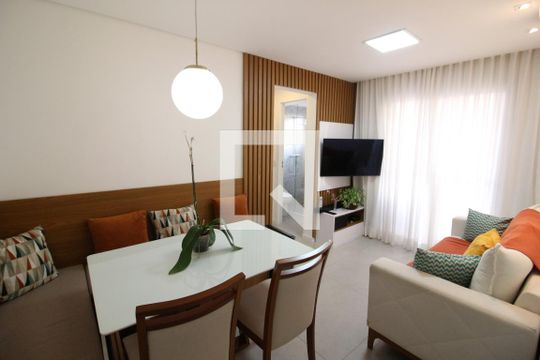 Apartamento à venda com 2 quartos, 45m² em Quitaúna, Osasco