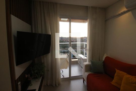 Sala de apartamento à venda com 2 quartos, 45m² em Quitaúna, Osasco