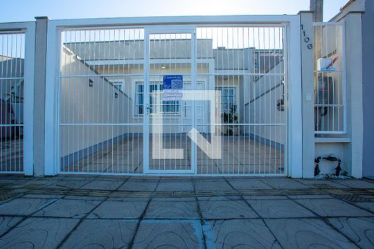 Fachada da casa de casa para alugar com 2 quartos, 55m² em Igara, Canoas