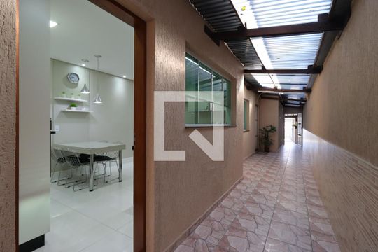 Corredor externo de casa à venda com 2 quartos, 145m² em Parque Capuava, Santo André