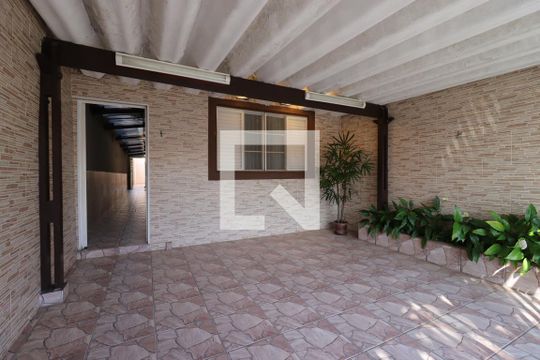 Garagem de casa à venda com 2 quartos, 145m² em Parque Capuava, Santo André