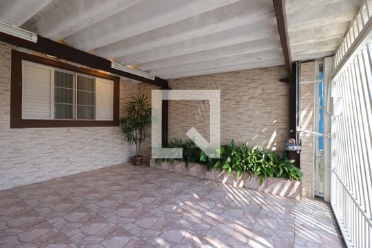 Garagem de casa à venda com 2 quartos, 145m² em Parque Capuava, Santo André
