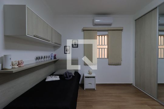 Quarto de casa à venda com 2 quartos, 145m² em Parque Capuava, Santo André