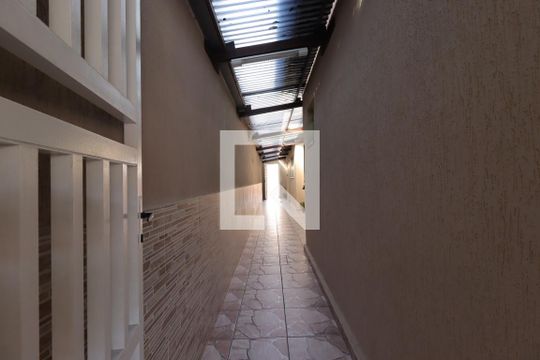 Corredor externo de casa à venda com 2 quartos, 145m² em Parque Capuava, Santo André