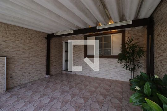 Garagem de casa à venda com 2 quartos, 145m² em Parque Capuava, Santo André