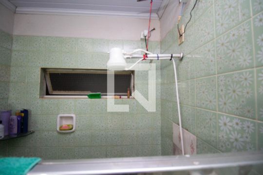 Banheiro Social de casa para alugar com 2 quartos, 80m² em Qnn 8, Brasília