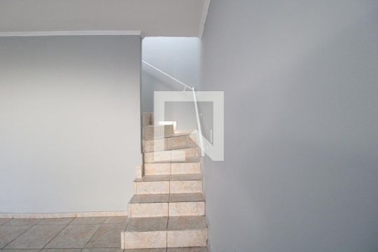 Corredor de casa à venda com 3 quartos, 194m² em Jardim Cliper, São Paulo