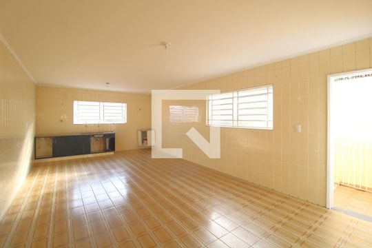 Cozinha de casa à venda com 3 quartos, 194m² em Jardim Cliper, São Paulo
