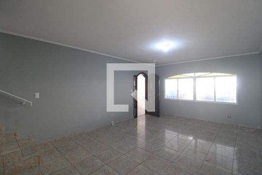Casa à venda com 3 quartos, 194m² em Jardim Cliper, São Paulo