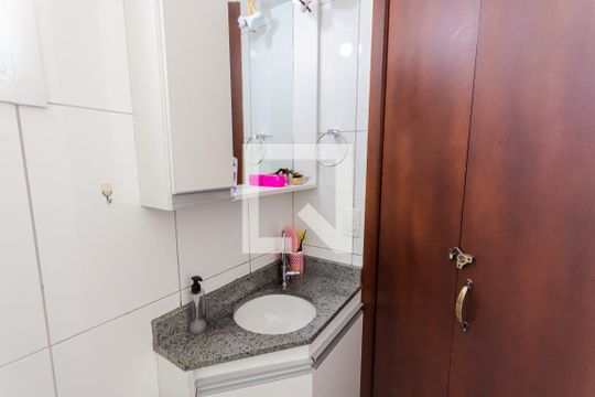 Banheiro 2 de apartamento à venda com 2 quartos, 76m² em Jardim das Maravilhas, Santo André