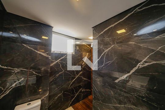 Banheiro de apartamento para alugar com 2 quartos, 50m² em Parque São Lourenço, São Paulo