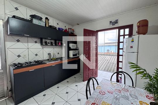 Sala/Cozinha de casa à venda com 2 quartos, 140m² em Santos Dumont, São Leopoldo