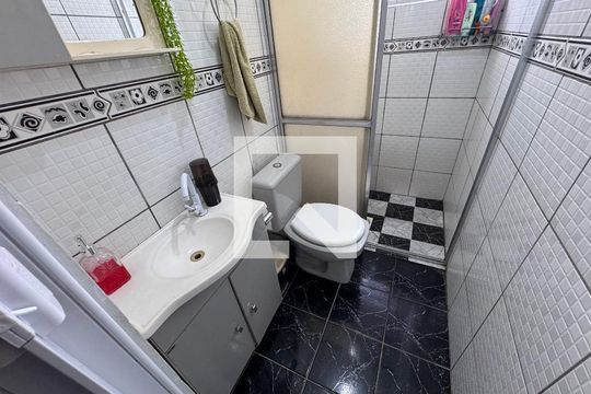 Banheiro de casa à venda com 2 quartos, 140m² em Santos Dumont, São Leopoldo