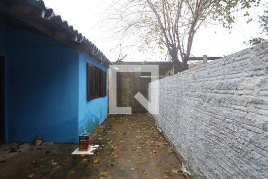 Área Externa de casa à venda com 2 quartos, 54m² em Harmonia, Canoas