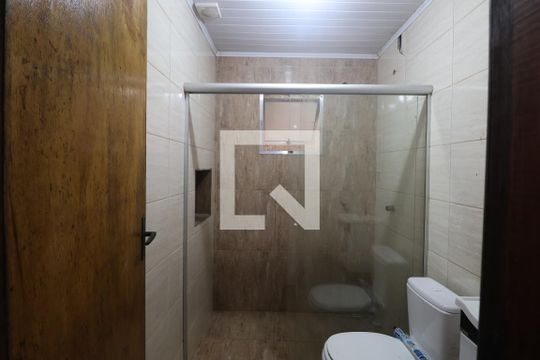Banheiro de casa à venda com 2 quartos, 54m² em Harmonia, Canoas