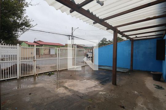 Área Externa de casa à venda com 2 quartos, 54m² em Harmonia, Canoas