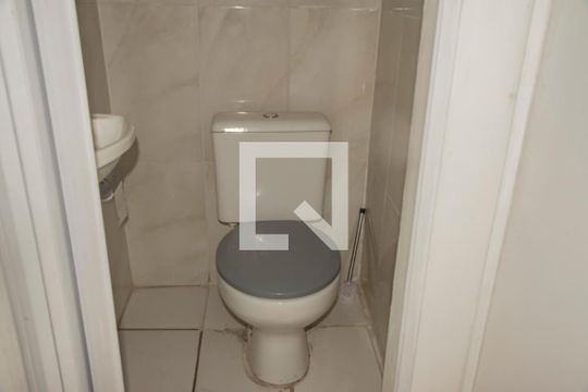Banheiro de serviço de apartamento para alugar com 1 quarto, 100m² em Mirandópolis, São Paulo