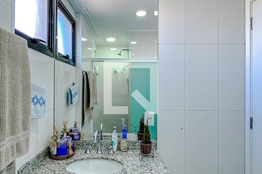 Banheiro da Suíte 3 de apartamento à venda com 3 quartos, 143m² em Vila Bertioga, São Paulo