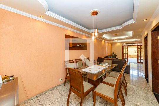 Sala 1 de casa à venda com 4 quartos, 297m² em Teixeira Dias, Belo Horizonte