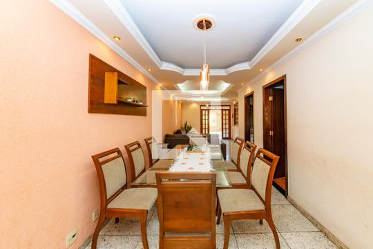 Sala 1 de casa à venda com 4 quartos, 297m² em Teixeira Dias, Belo Horizonte