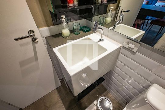 Banheiro de kitnet/studio para alugar com 1 quarto, 37m² em Jardim Paulista, São Paulo