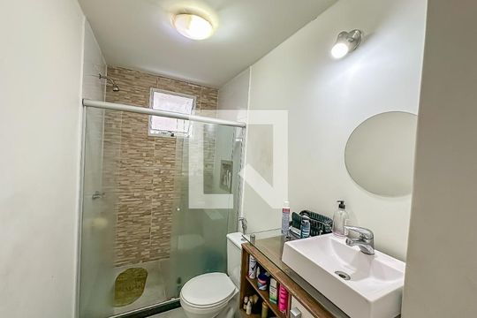 Banheiro de casa de condomínio à venda com 4 quartos, 300m² em Botafogo, Rio de Janeiro
