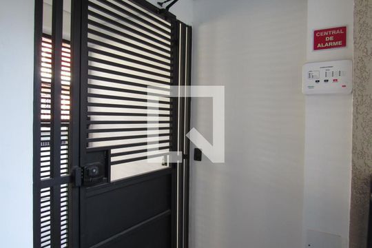 Área Externa/ Entrada de kitnet/studio para alugar com 1 quarto, 29m² em Santa Maria, Osasco
