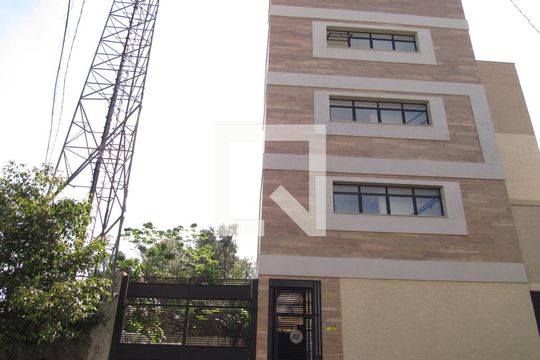 Fachada de kitnet/studio para alugar com 1 quarto, 29m² em Santa Maria, Osasco
