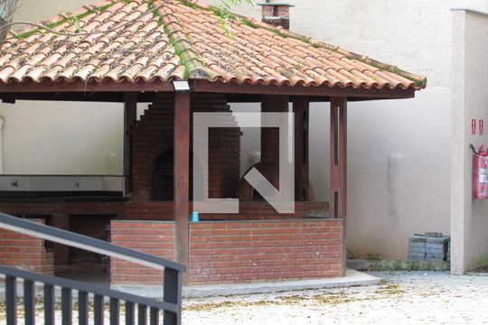 Área Externa de kitnet/studio para alugar com 1 quarto, 39m² em Santa Maria, Osasco