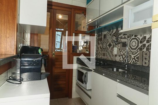 Cozinha de apartamento à venda com 2 quartos, 72m² em Bela Vista, Porto Alegre