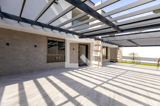Garagem de casa à venda com 5 quartos, 520m² em Cidade Ademar, São Paulo