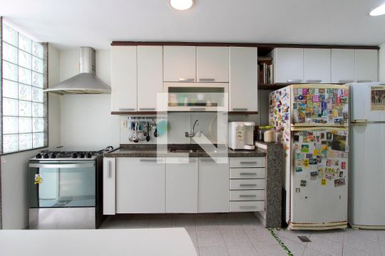 Cozinha de apartamento à venda com 4 quartos, 296m² em Barra da Tijuca, Rio de Janeiro