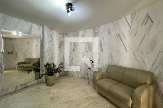 Portaria de apartamento para alugar com 3 quartos, 90m² em Grajaú, Rio de Janeiro