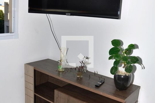 Sala de apartamento à venda com 2 quartos, 34m² em Piqueri, São Paulo