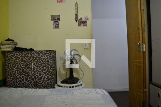 Quarto de apartamento à venda com 2 quartos, 56m² em Parque Erasmo Assunção, Santo André
