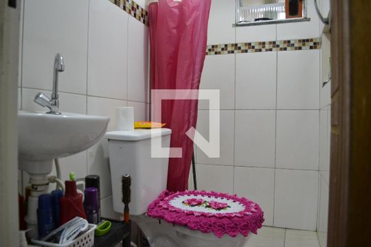 Banheiro de apartamento à venda com 2 quartos, 56m² em Parque Erasmo Assunção, Santo André
