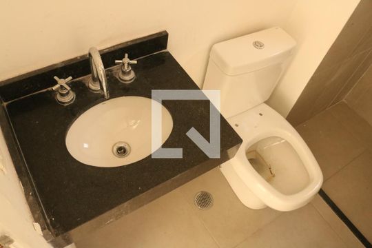 Banheiro de kitnet/studio à venda com 1 quarto, 79m² em Perdizes, São Paulo