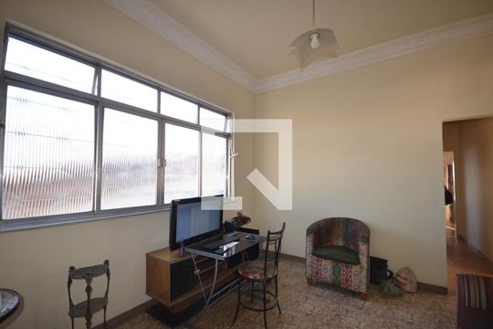 Sala de apartamento para alugar com 3 quartos, 130m² em Marechal Hermes, Rio de Janeiro