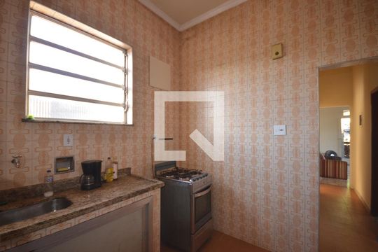 Cozinha de apartamento para alugar com 3 quartos, 130m² em Marechal Hermes, Rio de Janeiro