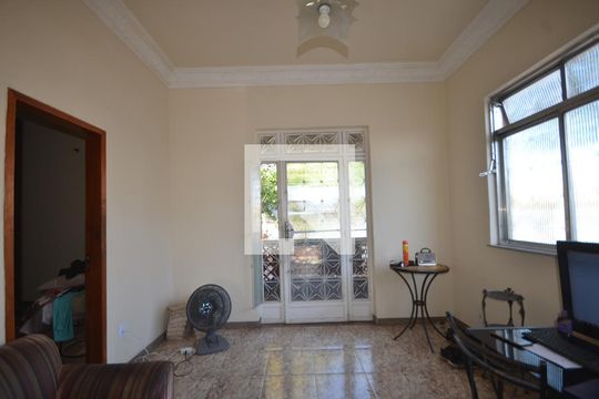 Apartamento para alugar com 3 quartos, 130m² em Marechal Hermes, Rio de Janeiro