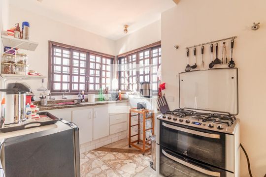 Cozinha de casa à venda com 4 quartos, 200m² em Sumaré, São Paulo