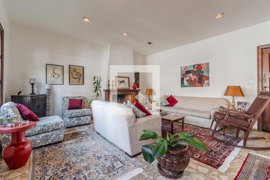 Sala de casa à venda com 4 quartos, 200m² em Sumaré, São Paulo