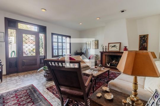 Sala de casa à venda com 4 quartos, 200m² em Sumaré, São Paulo