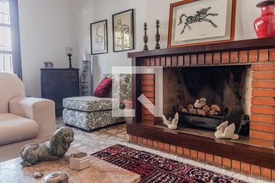 Sala de casa à venda com 4 quartos, 200m² em Sumaré, São Paulo