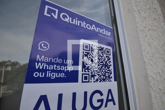 Placa instalada de apartamento para alugar com 2 quartos, 65m² em Campo Grande, Rio de Janeiro